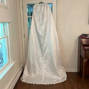 Demetrios 1990's vintage wedding gown train